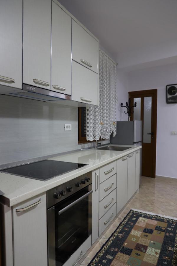 Downtown Apartment 2 Berat Exterior foto